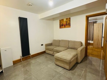 2 Bed Flat, Paddington Close, UB4