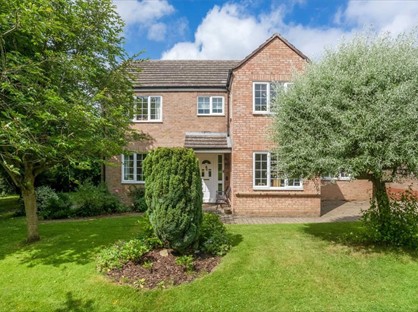 4 Bed Detached House, Holliers Crescent, OX7