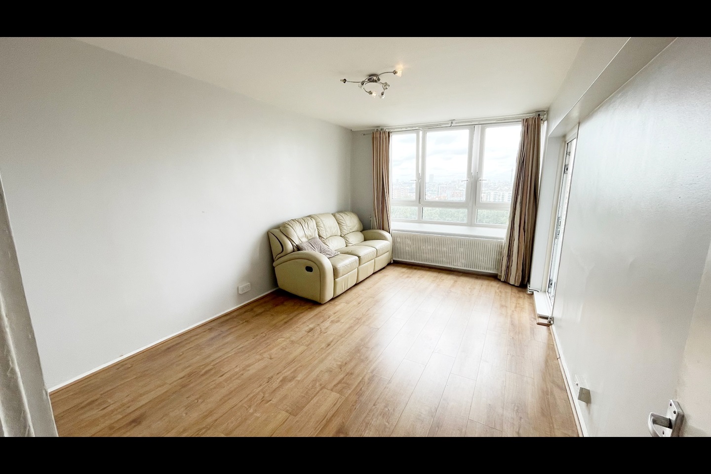 London 3 Bed Flat, Godfrey House, EC1V To Rent Now for £3,200.00 p/m