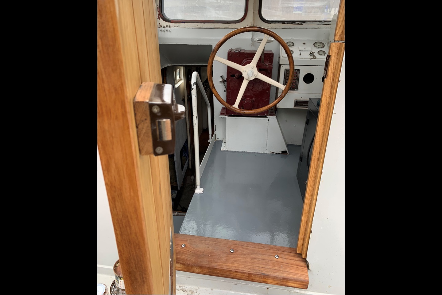 London 1 Bed House Boat, Harley House, E14 To Rent Now for £1,400.