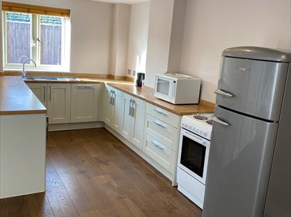 1 Bed Detached House, School Lane, SL6