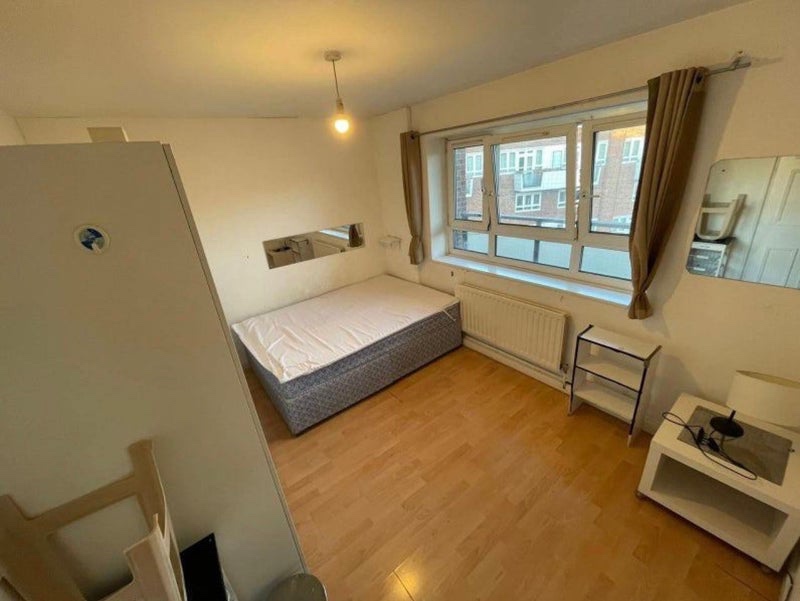 London Room in a Shared Flat, Cassidy Road, SW6 To Rent Now for £