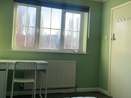 Room in a Shared House, Walkergate, WF8