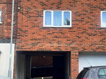 4 Bed Flat, High Sreet North, LU6