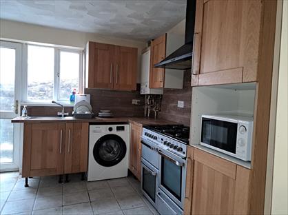 2 Bed Terraced House, Cosy House, CF44