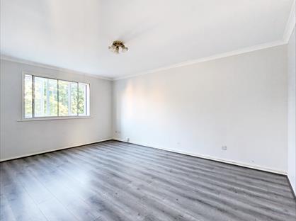 2 Bed Flat, Silver Birch Close, N11