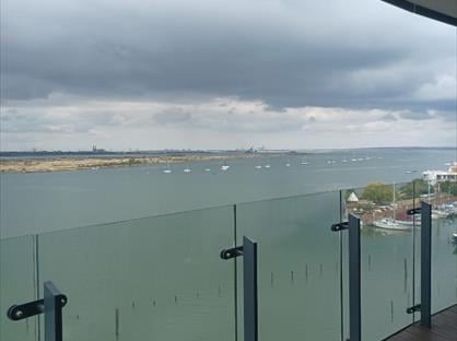 2 Bed Flat, The Peninsula, ME7