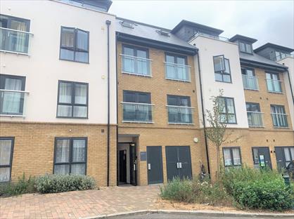 2 Bed Flat, Sapphire Court, WD17