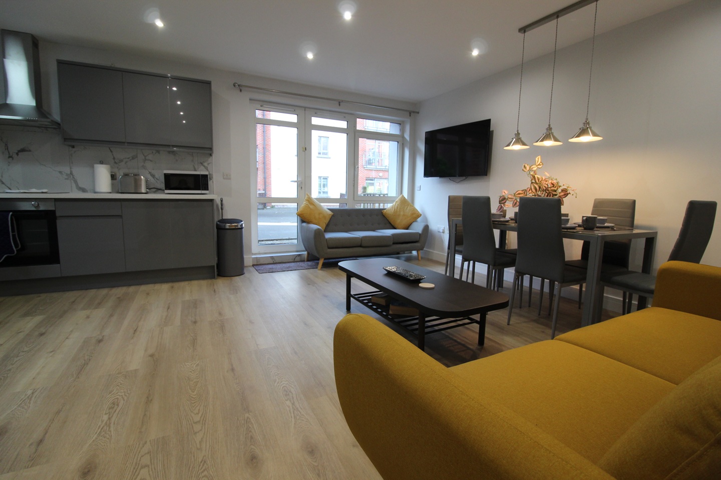 2 Bed Flat, Beauchamp House, CV1 photo 2