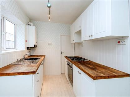 1 Bed Flat, South View Road, RM20