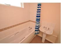 4 Bed Maisonette, Obelisk Way, GU15