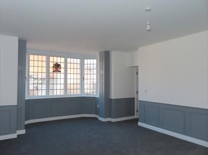 1 Bed Flat, Great Cornbow, B63