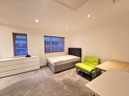 Room in a Shared House, Blackford Road, B90