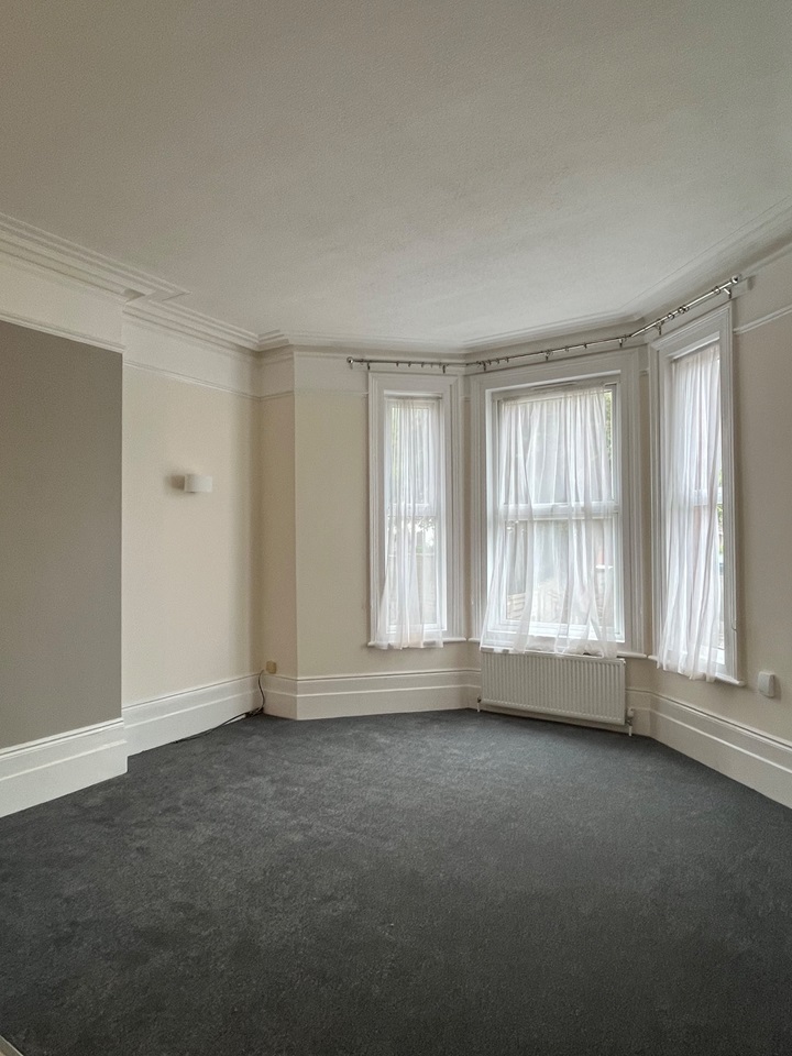 Folkestone 2 Bed Flat, Shorncliffe Road, CT20 To Rent Now for £825.00 p/m