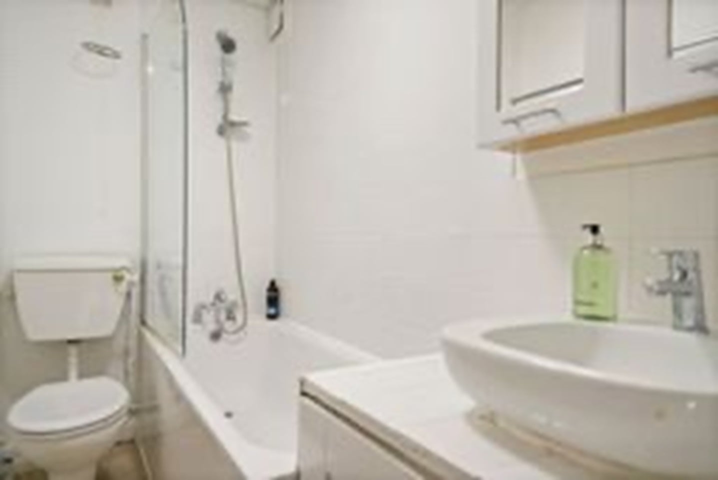 1 Bed Flat, New Kings Road, SW6 photo 2