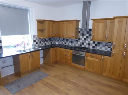 3 Bed Terraced House, Unity Street North, BD16
