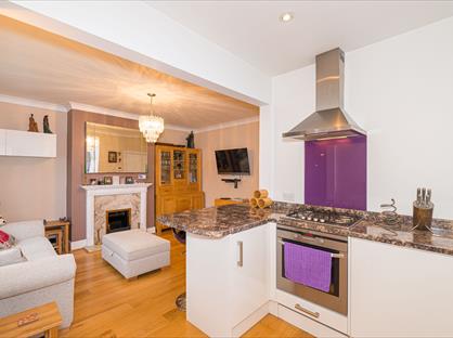 1 Bed Flat, Franciscan Road, SW17