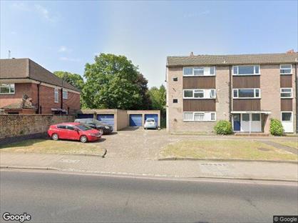 2 Bed Flat, Warrenhurst Court, BR1