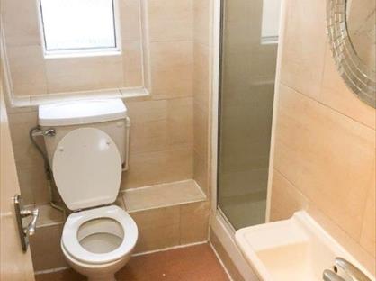 Bedsit, Linden Gardens, W2