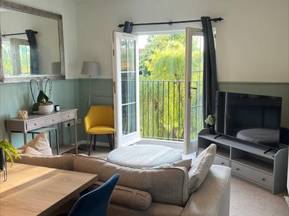 2 Bed Flat, Chamberlain Close, ST14