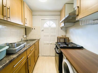 3 Bed Flat, Streatham High Road, SW16