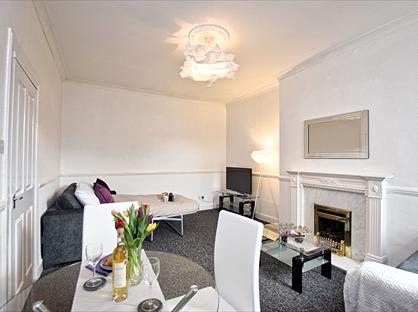 1 Bed Flat, Garturk Street, ML5