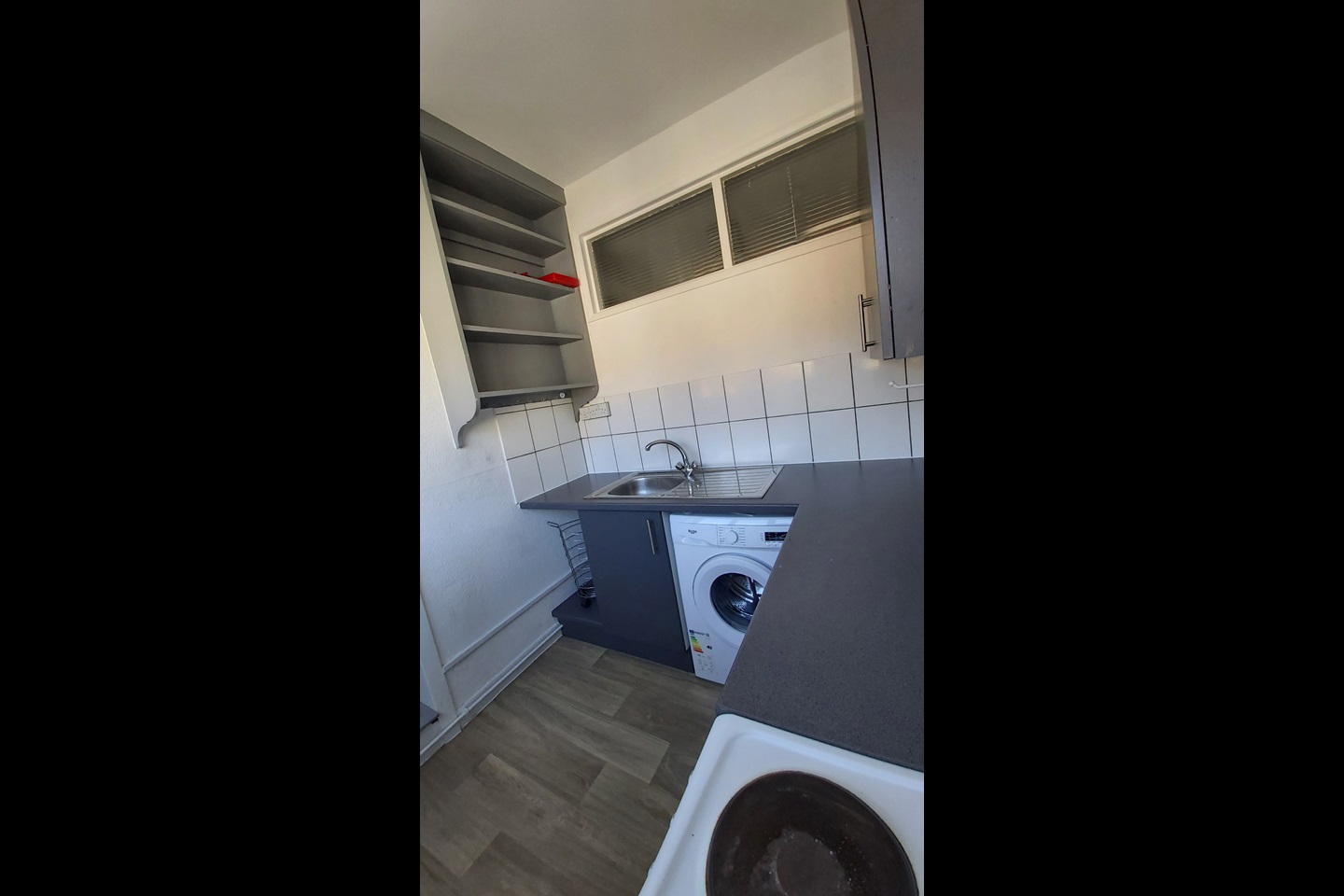 1 Bed Flat, Wolfa Street, DE22 photo 3