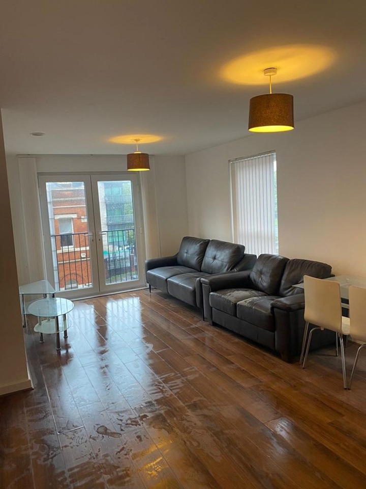 2 Bed Flat, Sillavan Way, M3, N1 7GU