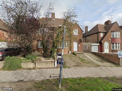 Room in a Shared House, Western Avenue, W3