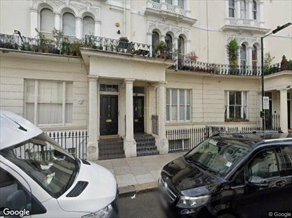 Studio Flat, Kensington Gardens Square, W2