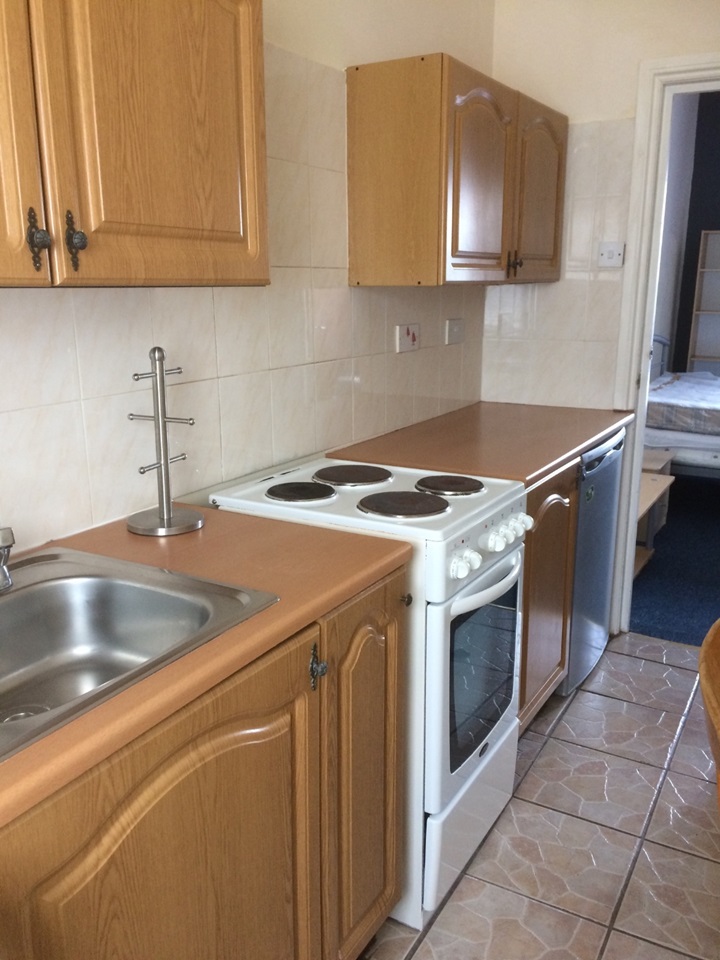2 Bed Maisonette, Harrowdene Rd, BS4, N1 7GU