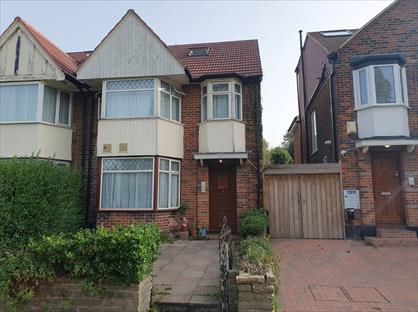 Studio Flat, Brentfield Gardens, NW2