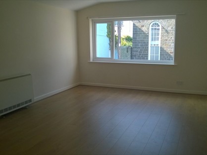 3 Bed Flat, Compton House, SA45