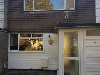 3 Bed Terraced House, Priors East, SS14