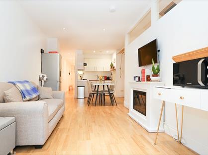 1 Bed Flat, Finborough Road, SW10
