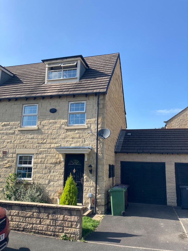 Huddersfield Room in a Shared House, Robin Hood Road, HD2 To Rent Now for £500.00 p/m