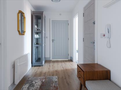 2 Bed Flat, All Souls Avenue, NW10