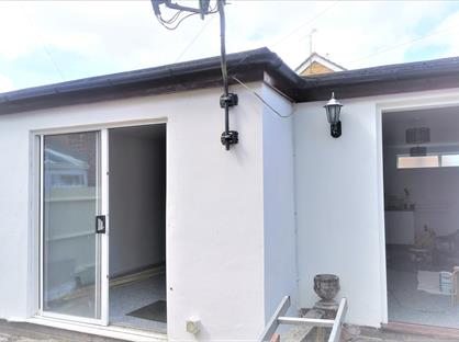 5 Bed End Terrace, Lea Close, RG30