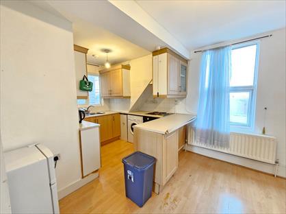 2 Bed Flat, Manbey Park Road, E15
