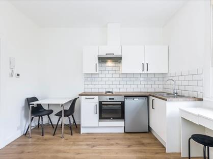Studio Flat, Warwick Road, SW5