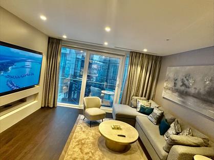 2 Bed Flat, Queenstown Road, SW11