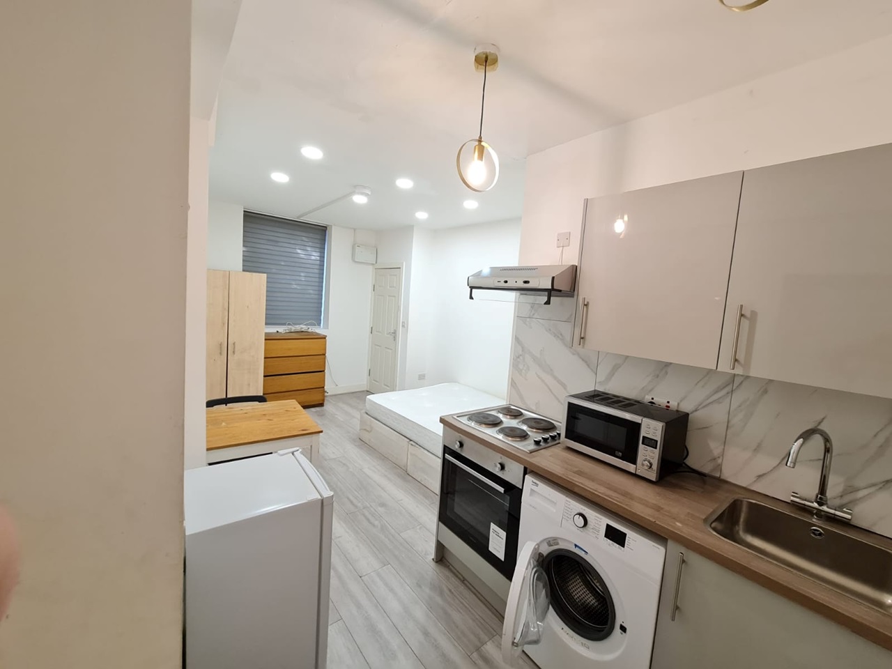 London Studio Flat, Hackney London, E5 To Rent Now for £1,280.45 p/m