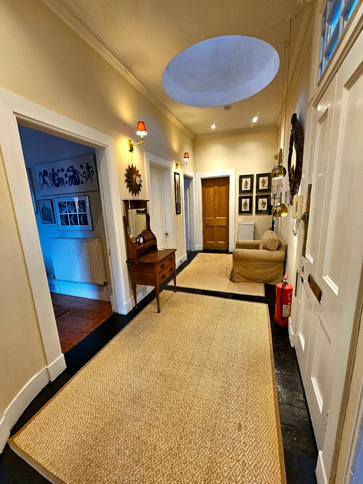 Edinburgh 3 Bed Flat, Alva Street, EH2 To Rent Now for £2,200.00 p/m