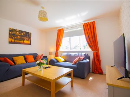 2 Bed Flat, Stirrat Crescent, PA3