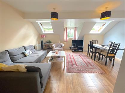 Studio Flat, Savanna Court, WD18