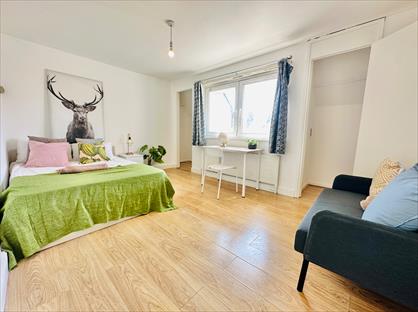 3 Bed Flat, Ash House, W10