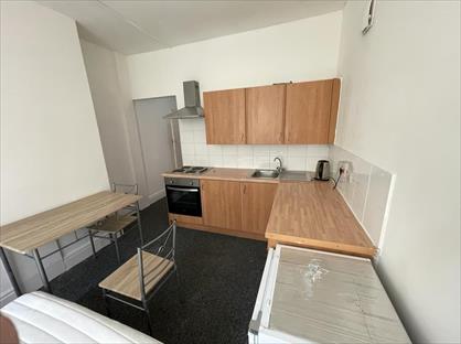 Studio Flat, Douglas Street, M7
