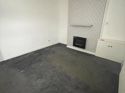 3 Bed Terraced House, Carr Lane, WF9