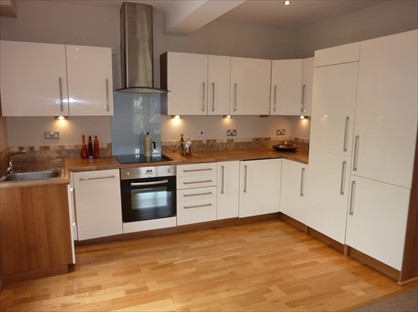2 Bed Maisonette, Bryanstone Road, BD4