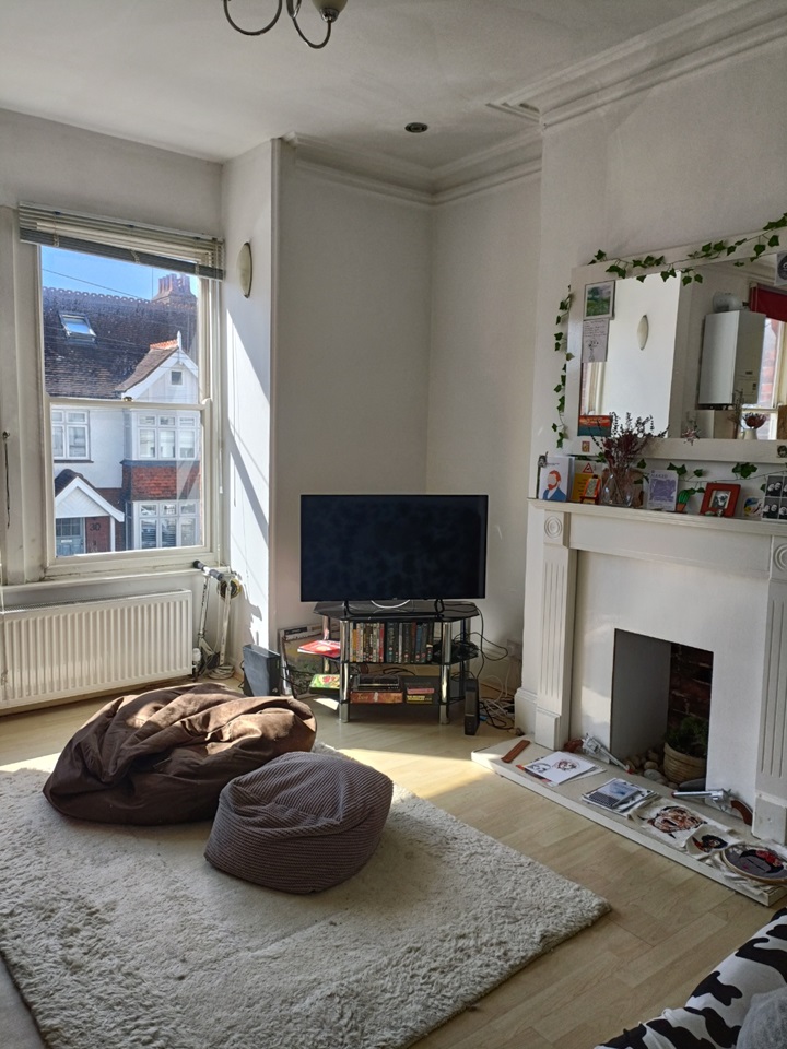1 Bed Flat, Lorna Road, BN3 photo 3